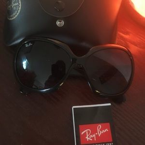 Ray bans sunglasses mint condition